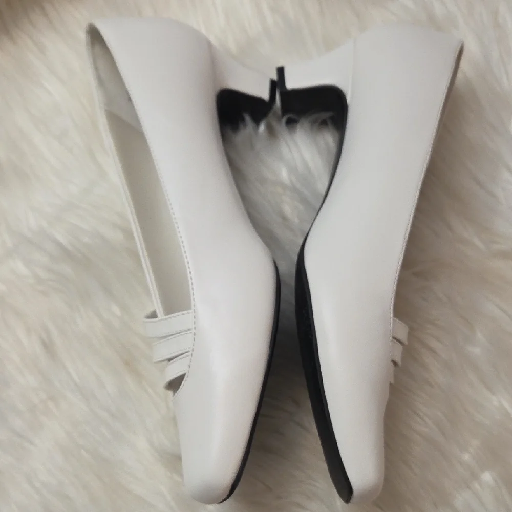Easy Street White Flats with Decorative Cut-Outs - Picture 3 of 3